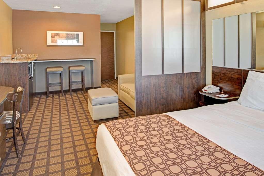Microtel Inn & Suites By Wyndham Bluffs Council Bluffs Exterior foto