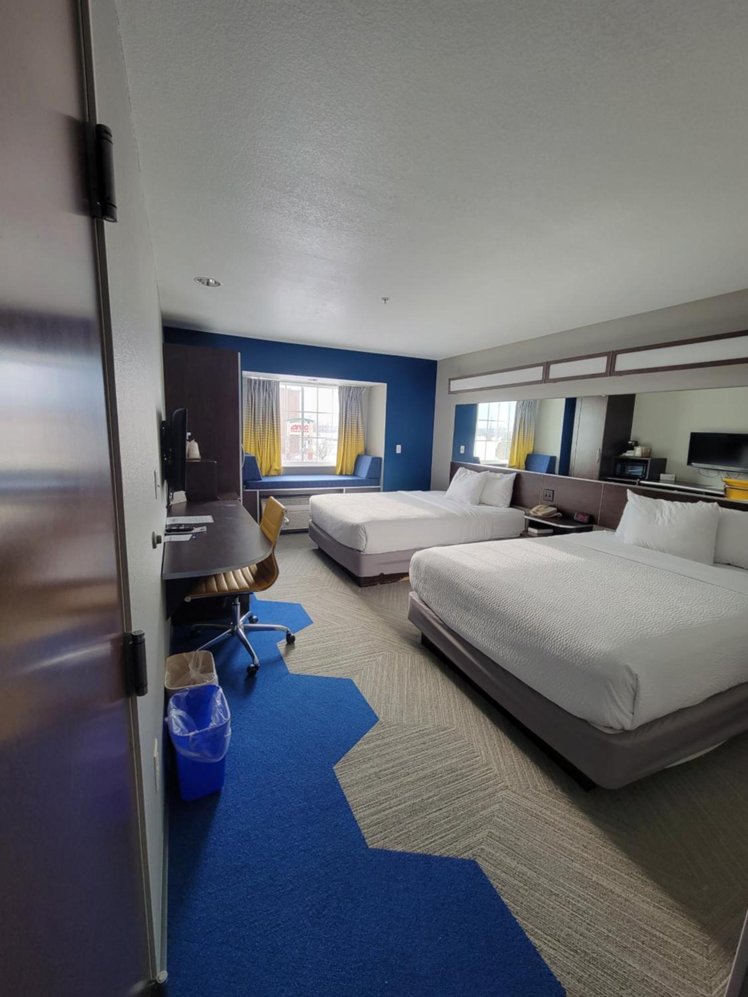 Microtel Inn & Suites By Wyndham Bluffs Council Bluffs Exterior foto
